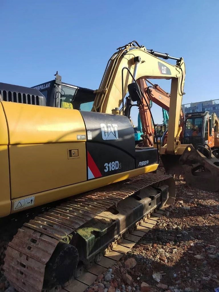 CAT 318 - Crawler excavator: picture 3 CAT 318 - Crawler excavator: picture 3