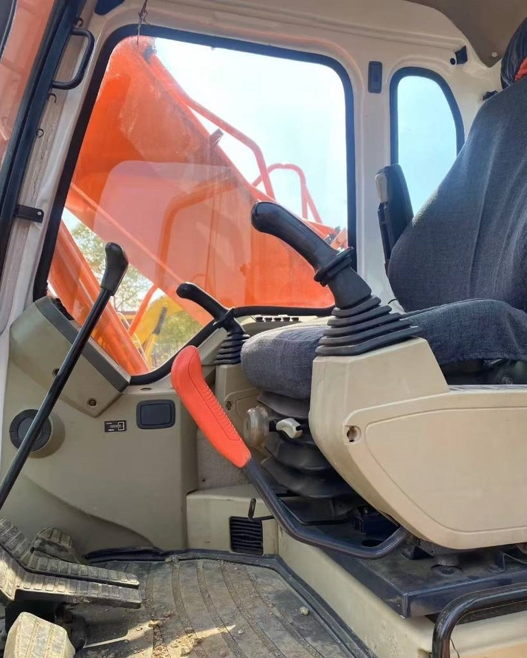 Crawler excavator Doosan 150: picture 6