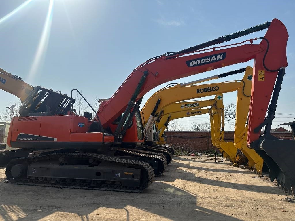 Doosan DX 300 - Crawler excavator: picture 3 Doosan DX 300 - Crawler excavator: picture 3