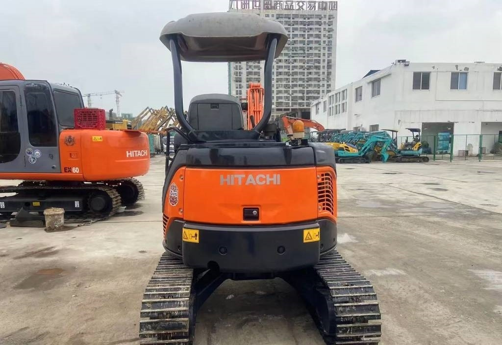 Hitachi 30 - Crawler excavator: picture 2 Hitachi 30 - Crawler excavator: picture 2