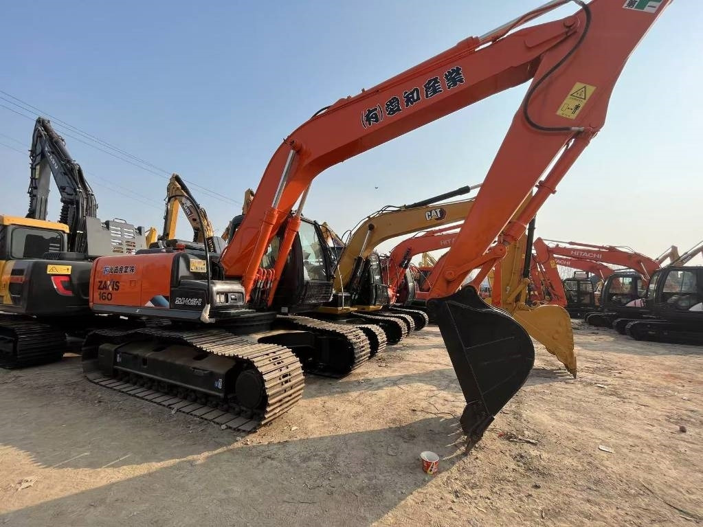 Hitachi ZX 160 - Crawler excavator: picture 4 Hitachi ZX 160 - Crawler excavator: picture 4