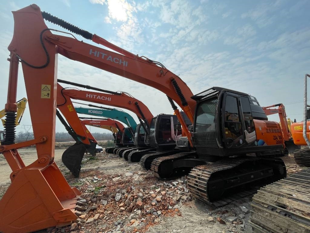 Hitachi ZX 200 - Crawler excavator: picture 1 Hitachi ZX 200 - Crawler excavator: picture 1