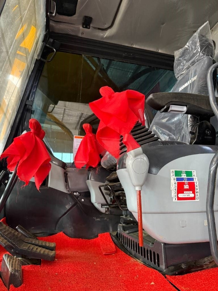 Komatsu 350 - Crawler excavator: picture 3 Komatsu 350 - Crawler excavator: picture 3