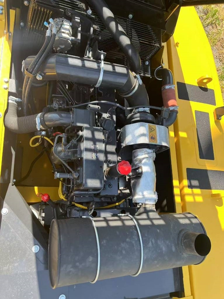 Komatsu PC 300  - Crawler excavator: picture 3 Komatsu PC 300  - Crawler excavator: picture 3