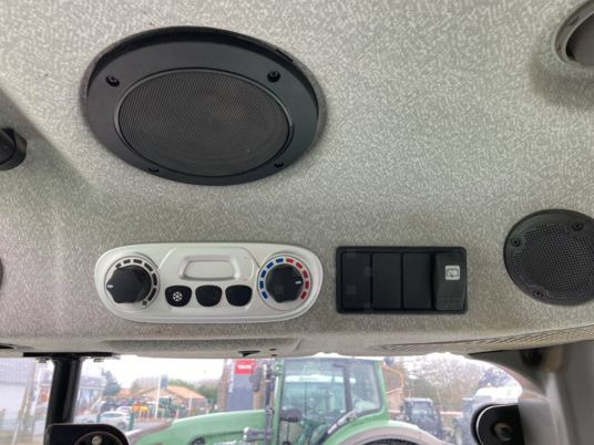 Farm tractor Deutz-Fahr 5105: picture 6