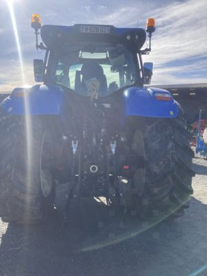 New Holland T7.210 - Farm tractor: picture 4 New Holland T7.210 - Farm tractor: picture 4