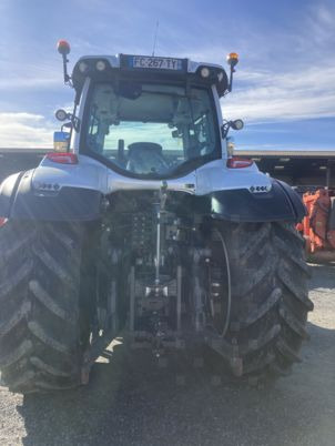 Valtra T154 VERSU - Farm tractor: picture 4 Valtra T154 VERSU - Farm tractor: picture 4