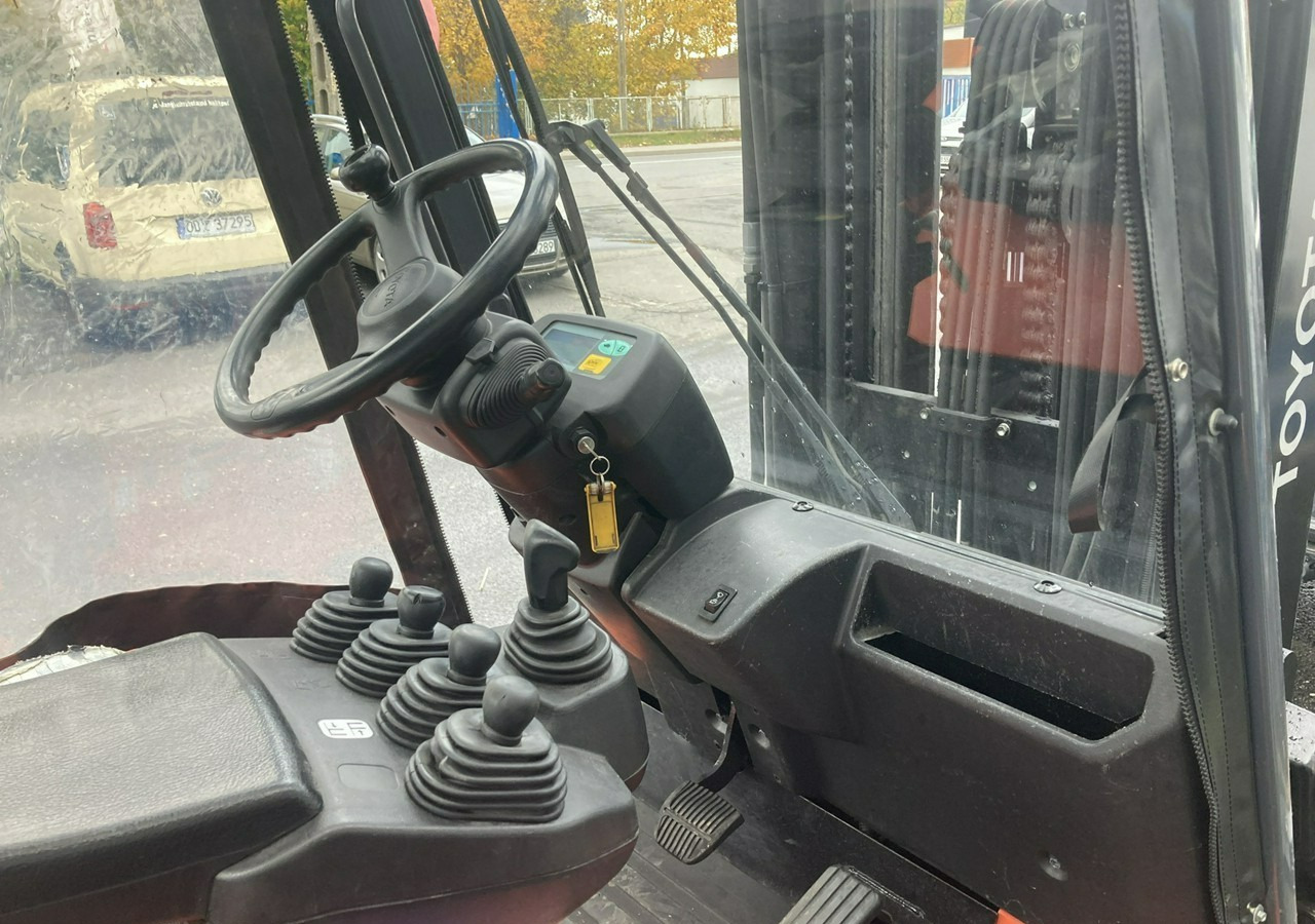 Inna Inny Toyota 7FBMF35 GOLD35 Wózek widłowy 2013 elektryczny - Electric forklift: picture 4 Inna Inny Toyota 7FBMF35 GOLD35 Wózek widłowy 2013 elektryczny - Electric forklift: picture 4