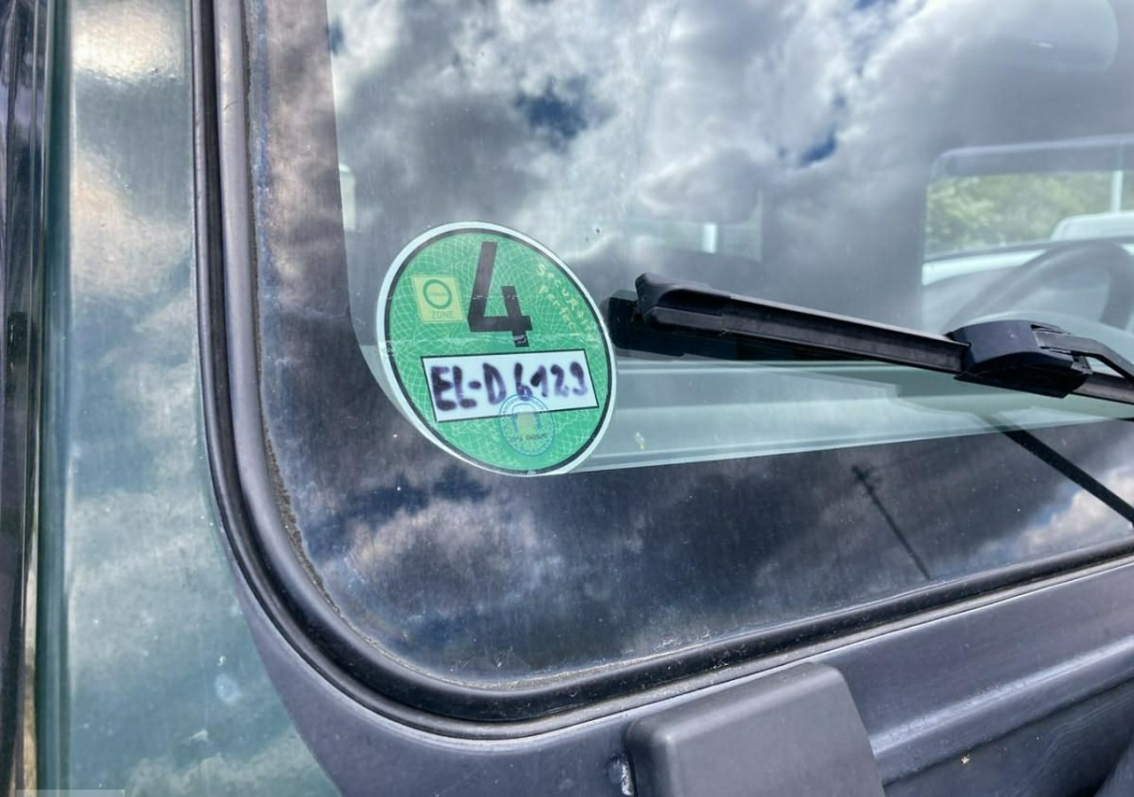 Iveco Massif Iveco 3.0 HPI 4X4 Klima Massif Santana Ciężarowy 2009 - Panel van: picture 2 Iveco Massif Iveco 3.0 HPI 4X4 Klima Massif Santana Ciężarowy 2009 - Panel van: picture 2