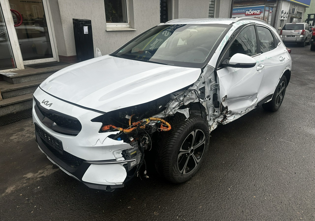 Kia Xceed 1.6 GDI Hybryda Plug-in 50 km na prądzie 2022 - Car: picture 4 Kia Xceed 1.6 GDI Hybryda Plug-in 50 km na prądzie 2022 - Car: picture 4