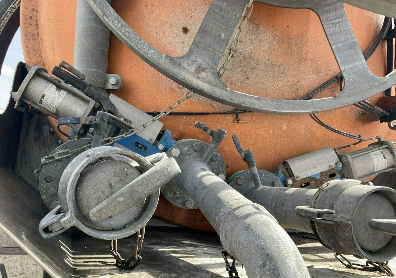 Vacuum truck Mercedes-Benz Inny Mercedes-Benz AXOR 2543 Asenizacyjny kanalizacja szambiarka Wuko Beczka 2010: picture 14 Vacuum truck Mercedes-Benz Inny Mercedes-Benz AXOR 2543 Asenizacyjny kanalizacja szambiarka Wuko Beczka 2010: picture 14