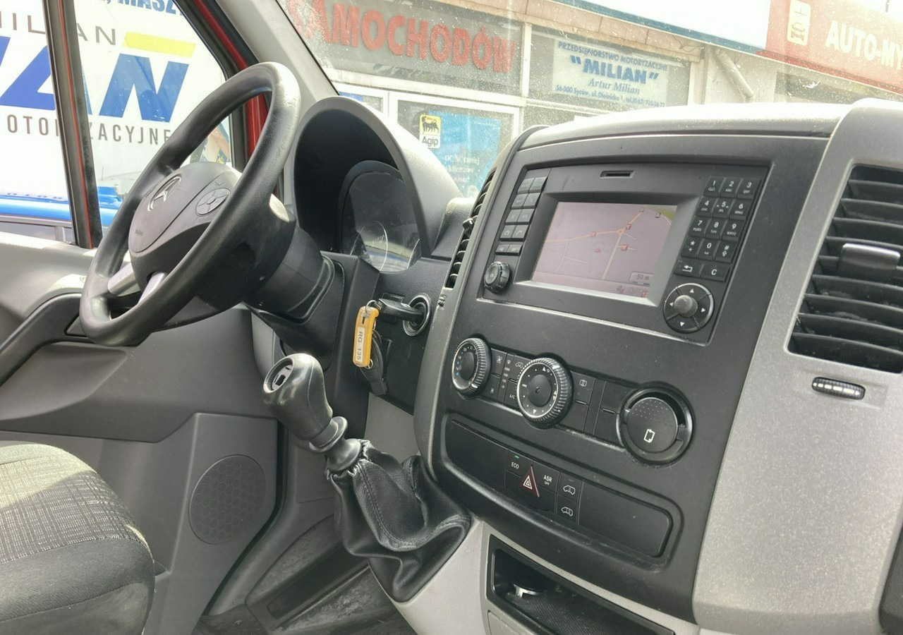 Mercedes-Benz Sprinter Autosklep pieczywa sklep Bar Gastronomiczny Food Truck Foodtruck 201 - Vending truck: picture 5 Mercedes-Benz Sprinter Autosklep pieczywa sklep Bar Gastronomiczny Food Truck Foodtruck 201 - Vending truck: picture 5