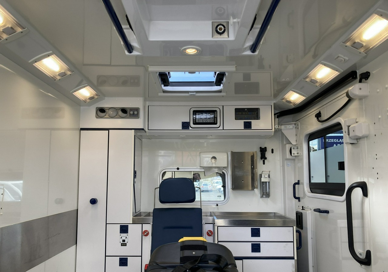 Ambulance Mercedes-Benz Sprinter Sprinter 519 Karetka 4X4 Ambulans MODEL 2017: picture 15