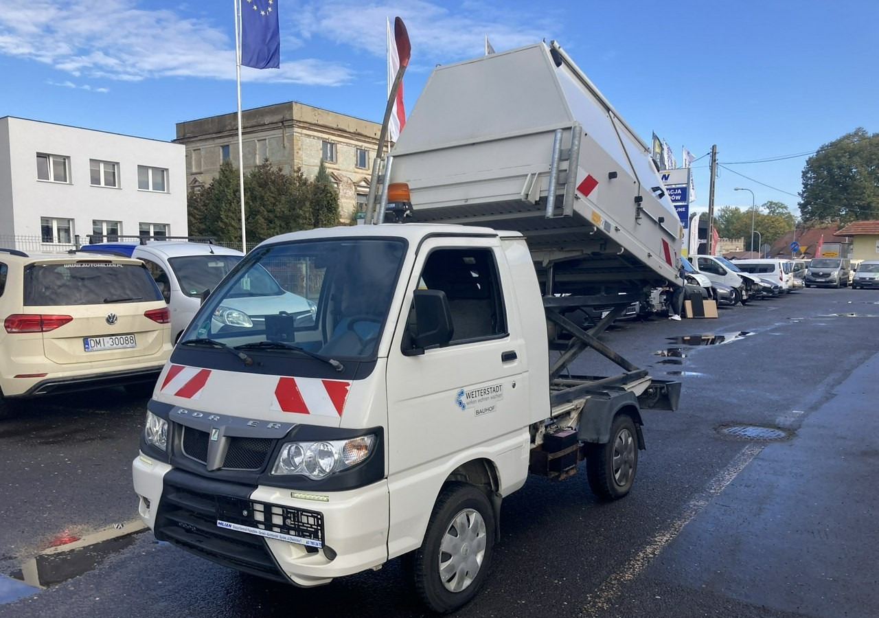 Piaggio Piaggio Porter Śmieciarka Wywrotka 2015 - Garbage truck: picture 1 Piaggio Piaggio Porter Śmieciarka Wywrotka 2015 - Garbage truck: picture 1