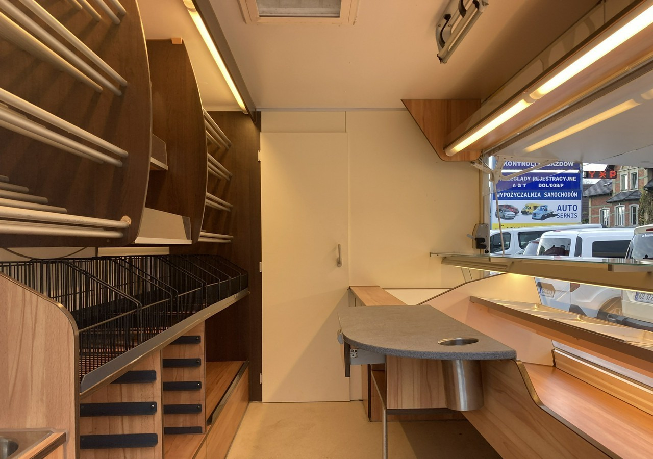 Renault Master Autosklep pie sklep Bar Gastronomiczny Food Truck Foodtruck Borco 20 - Vending truck: picture 2 Renault Master Autosklep pie sklep Bar Gastronomiczny Food Truck Foodtruck Borco 20 - Vending truck: picture 2