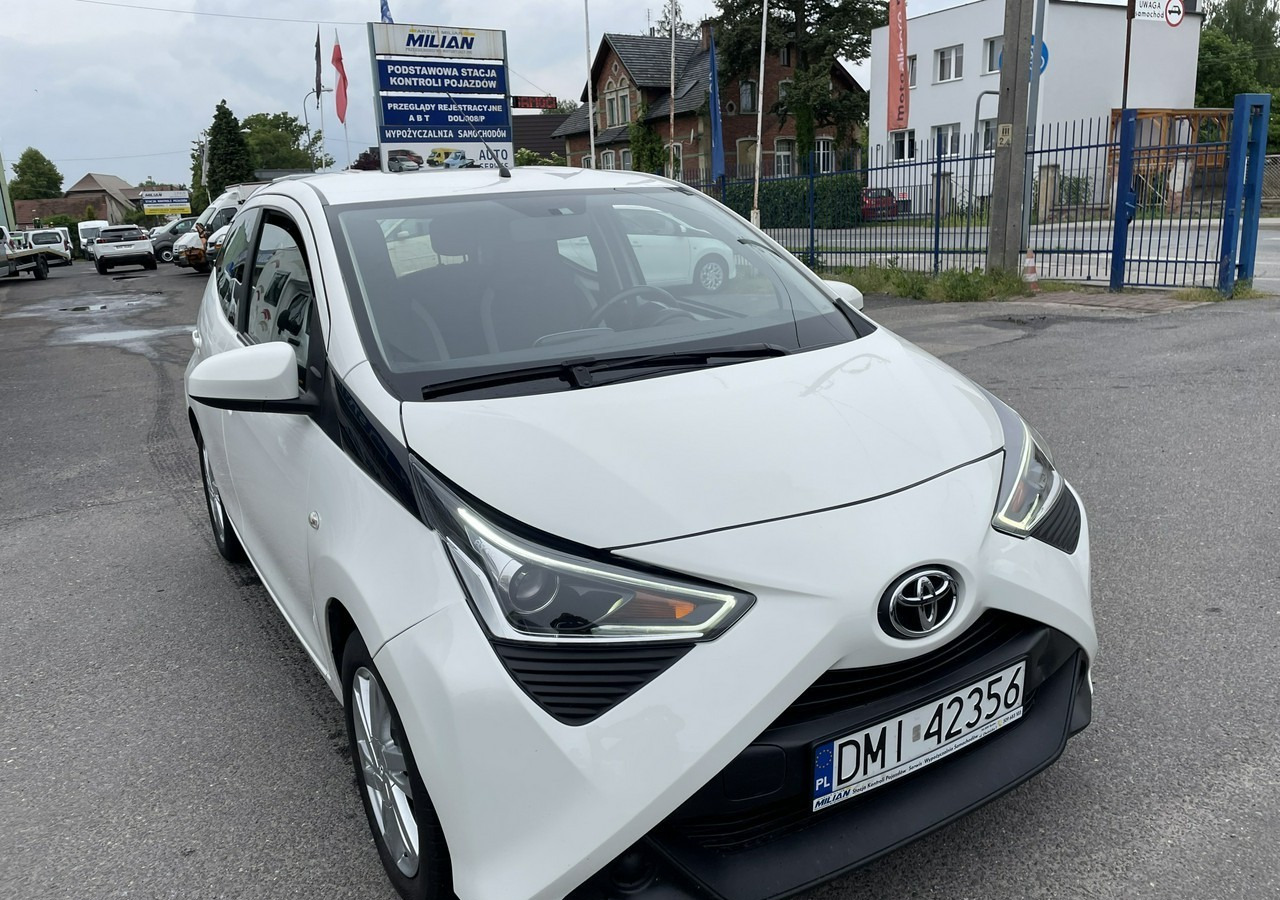 Toyota Aygo II Toyota Aygo 1.0 VVT-i JBL Edition bezyna+LPG Salon PL 2020 - Car: picture 4 Toyota Aygo II Toyota Aygo 1.0 VVT-i JBL Edition bezyna+LPG Salon PL 2020 - Car: picture 4