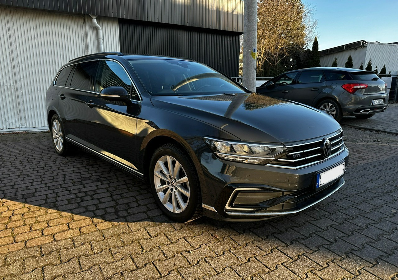 Volkswagen Passat B8 GTE 1.4TSI 218KM Hybryda Plug-in zasięg 50km Panorama*Navi*Skóra*FV2 - Car: picture 2 Volkswagen Passat B8 GTE 1.4TSI 218KM Hybryda Plug-in zasięg 50km Panorama*Navi*Skóra*FV2 - Car: picture 2