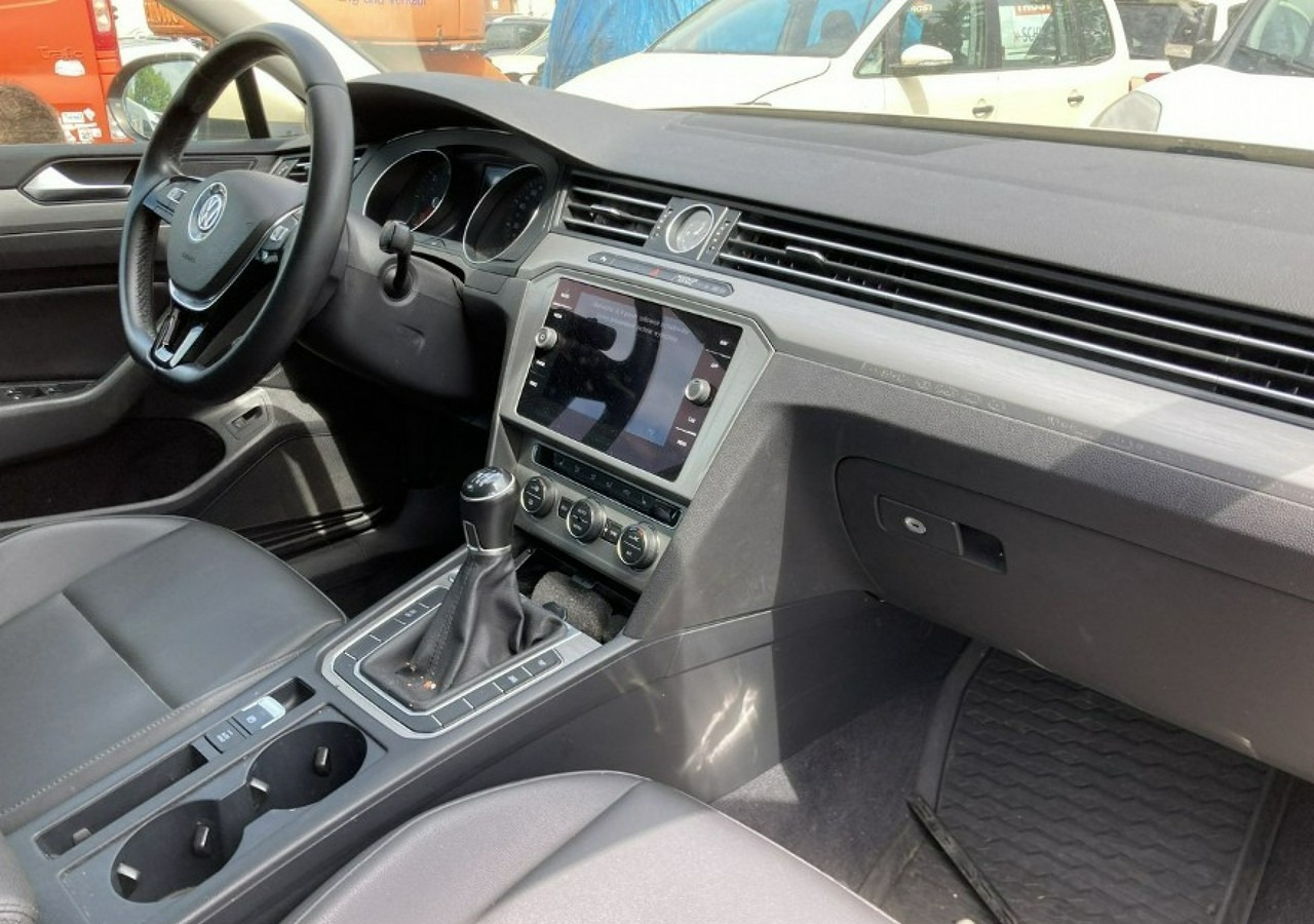 Volkswagen Passat B8 Passat B8 2.0-150KM 2018 - Car: picture 3 Volkswagen Passat B8 Passat B8 2.0-150KM 2018 - Car: picture 3