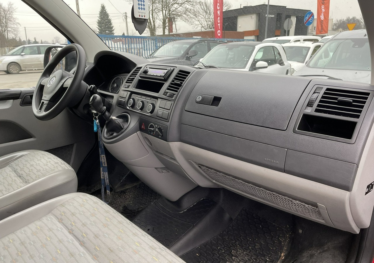 Volkswagen Transporter T5 Transporter T5 Lift 2.0 Tdi 9-osob Klima 2011 - Car: picture 4 Volkswagen Transporter T5 Transporter T5 Lift 2.0 Tdi 9-osob Klima 2011 - Car: picture 4