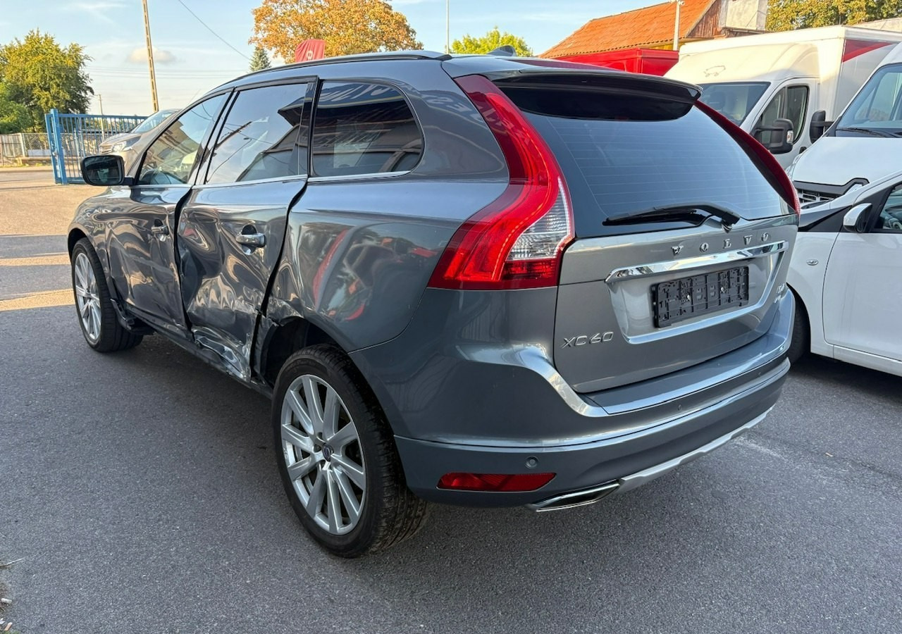Volvo XC60 I Volvo XC 60 2,4 D4 AWD 190KM Summum Navi Panorama Skóry Kamera 2017 - SUV: picture 5 Volvo XC60 I Volvo XC 60 2,4 D4 AWD 190KM Summum Navi Panorama Skóry Kamera 2017 - SUV: picture 5