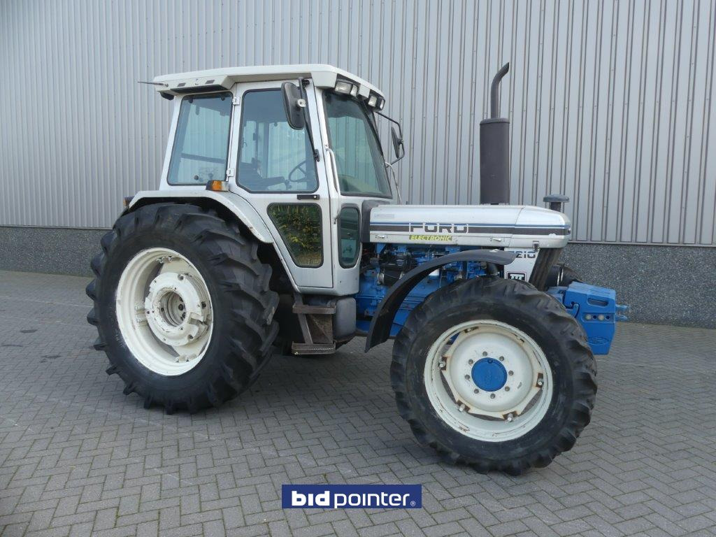 Farm tractor Ford 7810 Silver Jubilee: picture 18