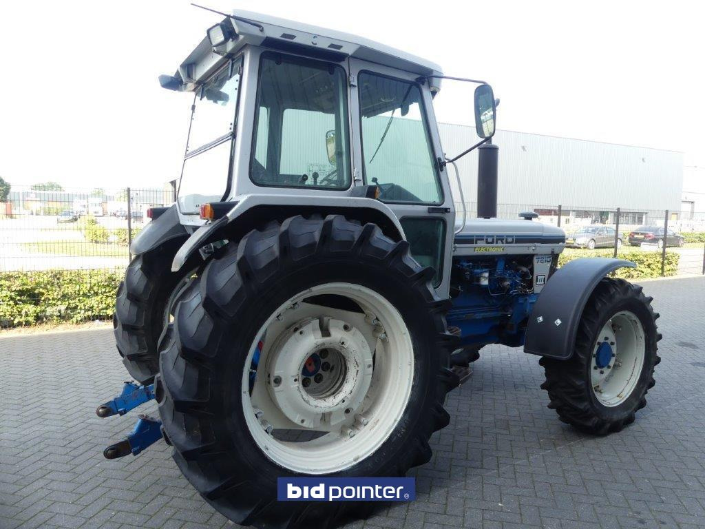 Farm tractor Ford 7810 Silver Jubilee: picture 7