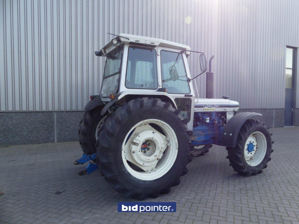 Farm tractor Ford 7810 Silver Jubilee: picture 20