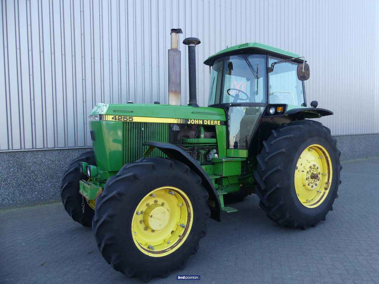 John-Deere 4255 4WD - Farm tractor: picture 1 John-Deere 4255 4WD - Farm tractor: picture 1