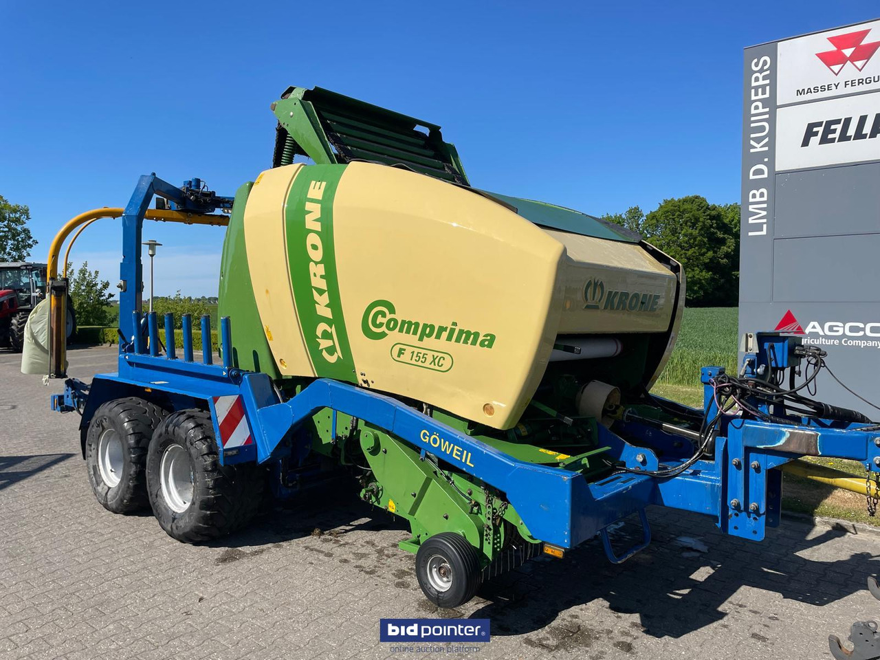Krone Comprima F 155 XC - Round baler: picture 1 Krone Comprima F 155 XC - Round baler: picture 1
