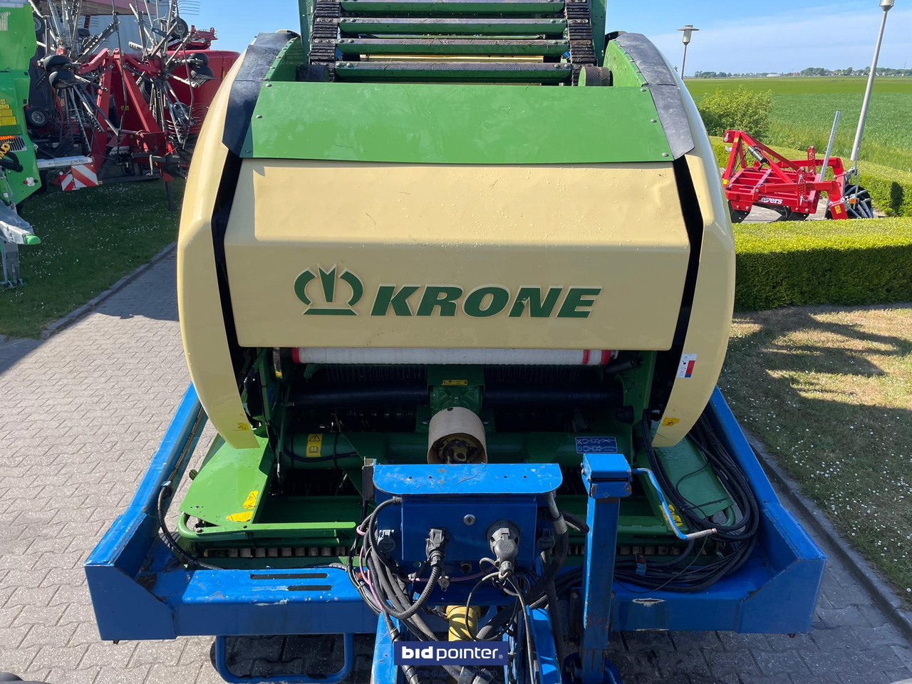 Krone Comprima F 155 XC - Round baler: picture 2 Krone Comprima F 155 XC - Round baler: picture 2