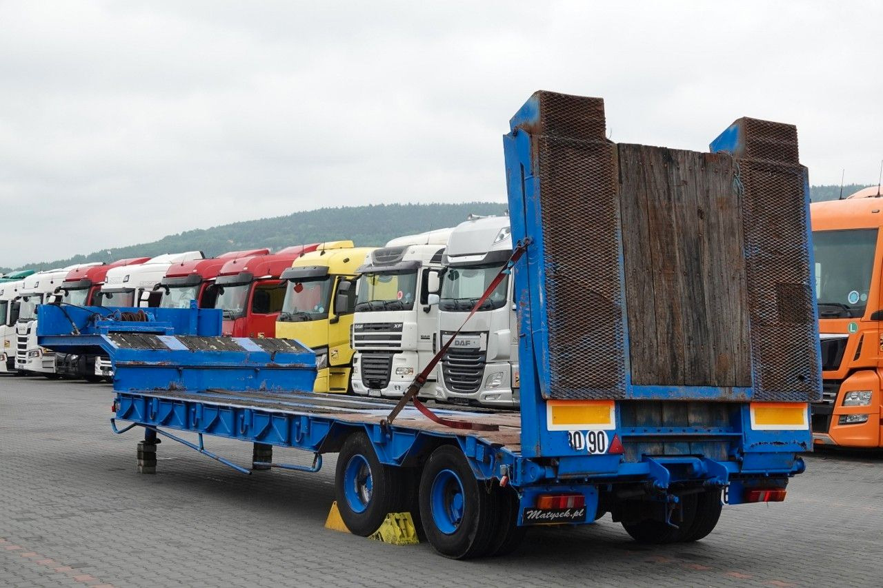 Kaiser LAWETA NISKOPODWOZIOWA / NAJAZDY HYDRAULICZNE / - Low loader semi-trailer: picture 3 Kaiser LAWETA NISKOPODWOZIOWA / NAJAZDY HYDRAULICZNE / - Low loader semi-trailer: picture 3