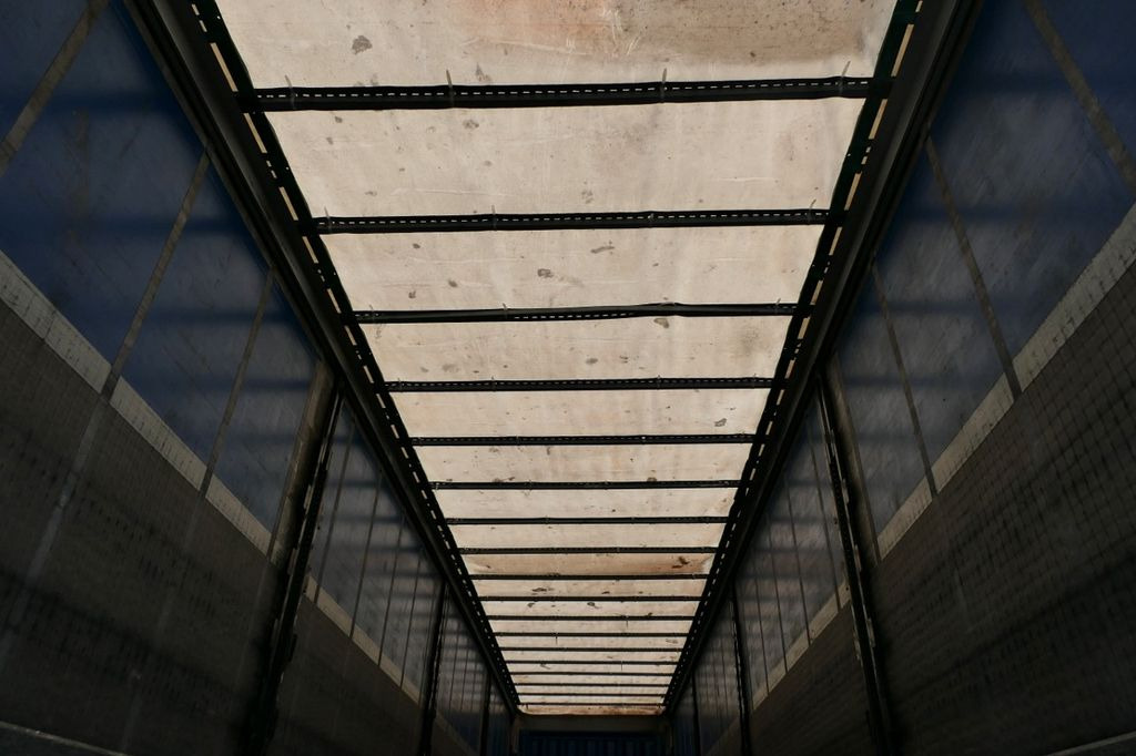Curtainsider semi-trailer Krone FIRANKA / STANDARD / SAF / SPROWADZONA Krone FIRANKA / STANDARD / SAF / SPROWADZONA: picture 15 Curtainsider semi-trailer Krone FIRANKA / STANDARD / SAF / SPROWADZONA Krone FIRANKA / STANDARD / SAF / SPROWADZONA: picture 15