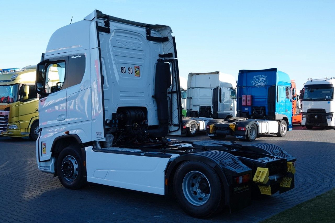 Ford F-MAX 500 / RETARDER / I-PARK COOL / OPONY / 100 - Tractor unit: picture 4 Ford F-MAX 500 / RETARDER / I-PARK COOL / OPONY / 100 - Tractor unit: picture 4