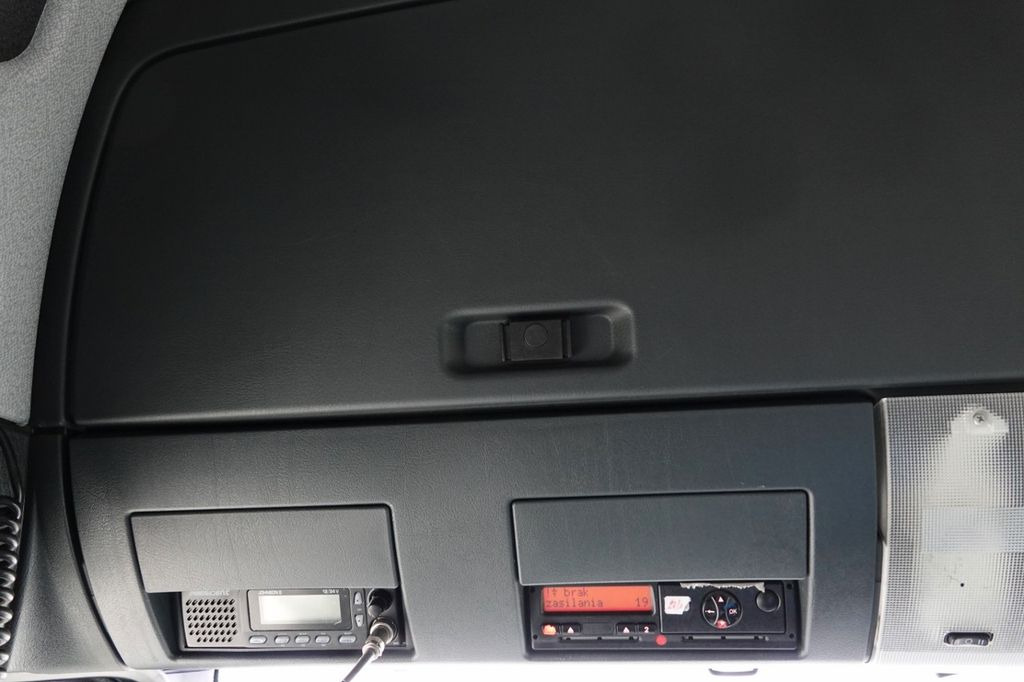 Tractor unit MAN TGX 33.540 / 6x4 / RETARDER / DMC: 90 TON / 3 os: picture 16 Tractor unit MAN TGX 33.540 / 6x4 / RETARDER / DMC: 90 TON / 3 os: picture 16