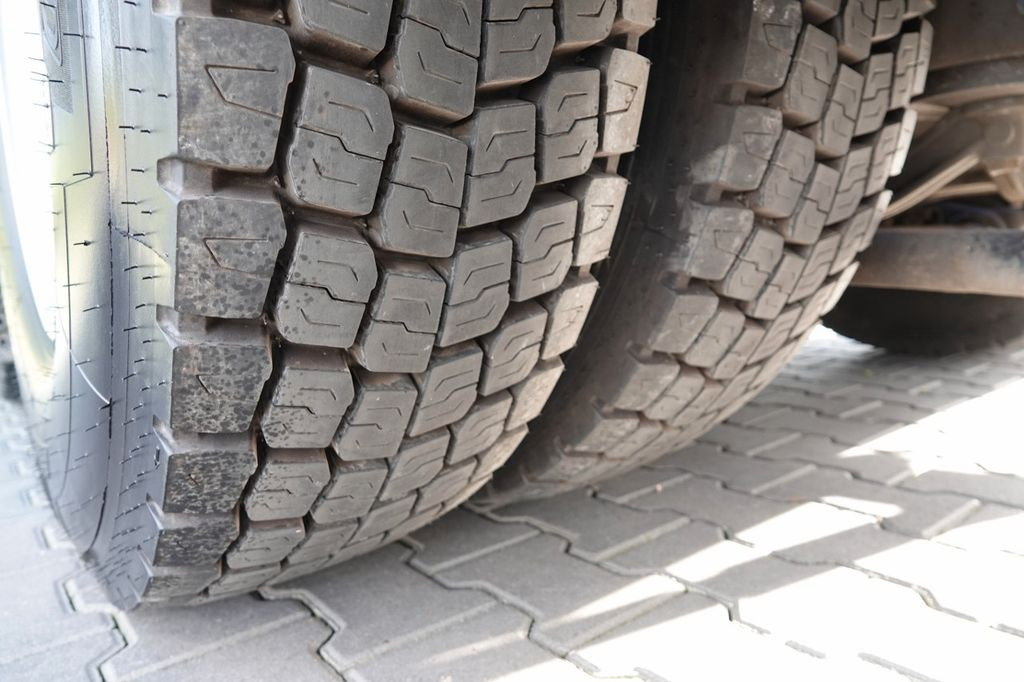 Tractor unit MAN TGX 33.540 / 6x4 / RETARDER / DMC: 90 TON / 3 os: picture 11 Tractor unit MAN TGX 33.540 / 6x4 / RETARDER / DMC: 90 TON / 3 os: picture 11