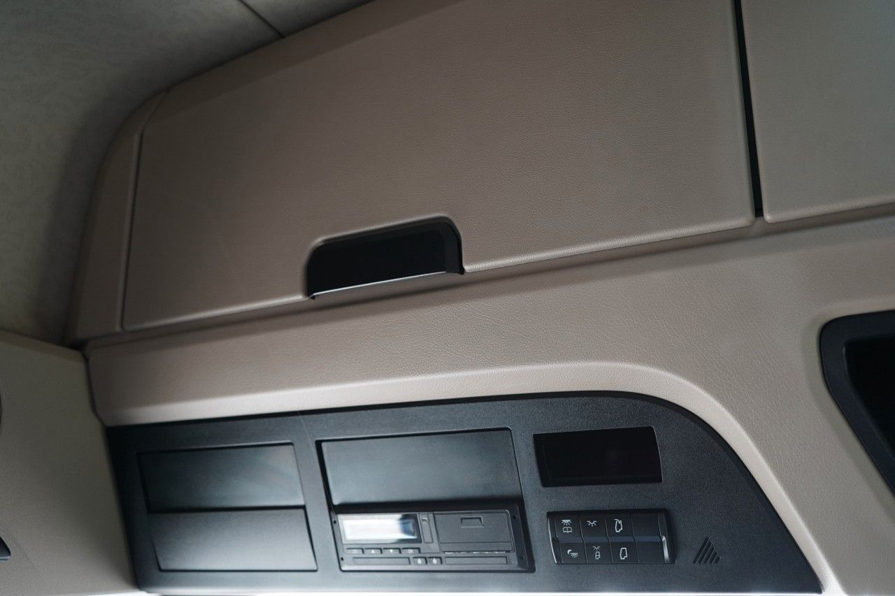 Tractor unit Mercedes-Benz ACTROS 1845 / MP5 / BIG SPACE /: picture 33 Tractor unit Mercedes-Benz ACTROS 1845 / MP5 / BIG SPACE /: picture 33