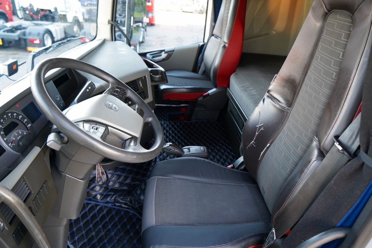 Tractor unit Volvo FH 500 / I-PARK COOL / I-SHIFT: picture 24