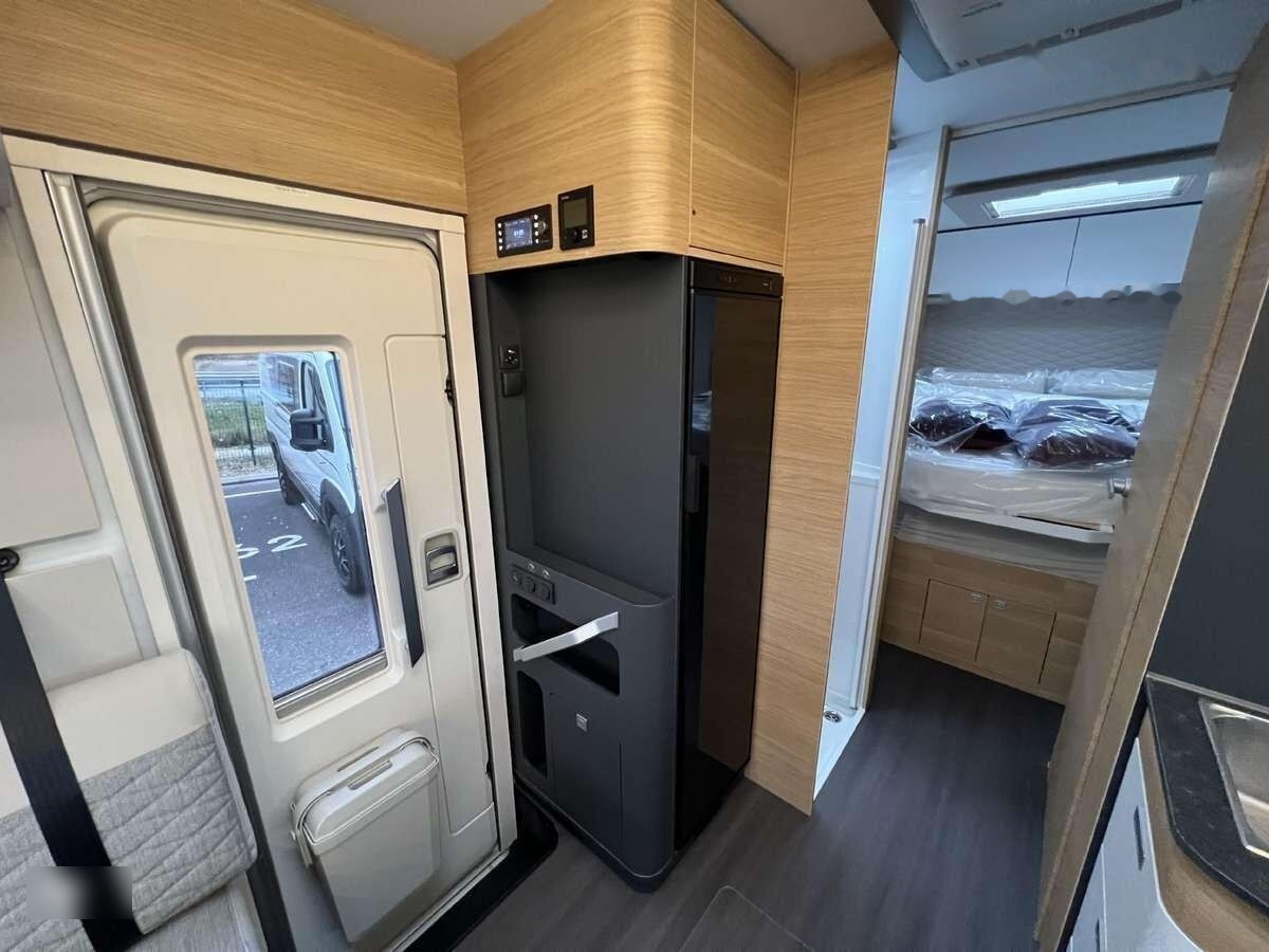 New Integrated motorhome Adria Sonic Plus 700DC: picture 7