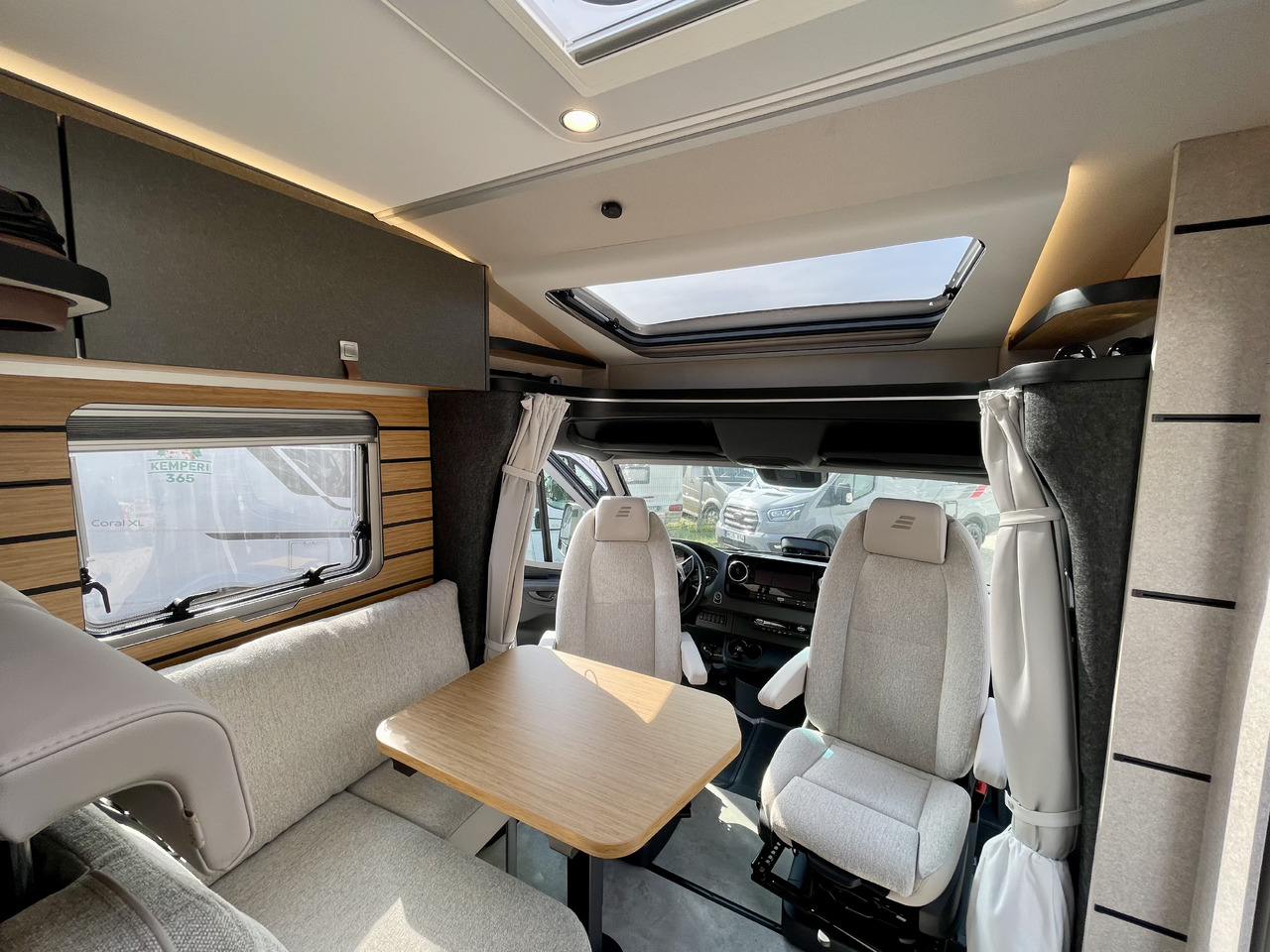 New Semi-integrated motorhome HYMER / ERIBA MLT 580 4x4: picture 8