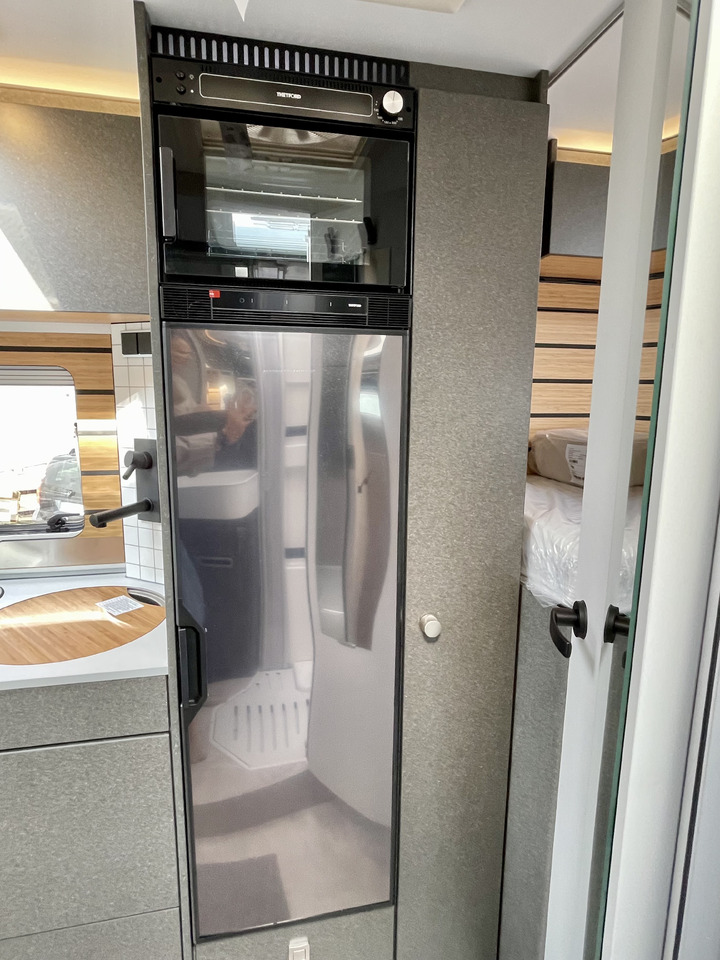 New Semi-integrated motorhome HYMER / ERIBA MLT 580 4x4: picture 11