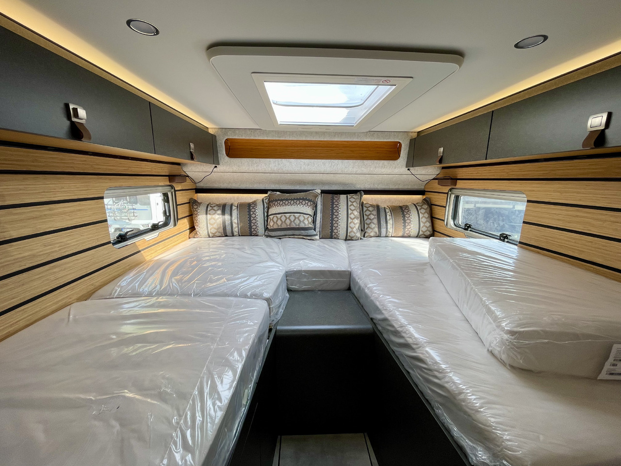 New Semi-integrated motorhome HYMER / ERIBA MLT 580 4x4: picture 13