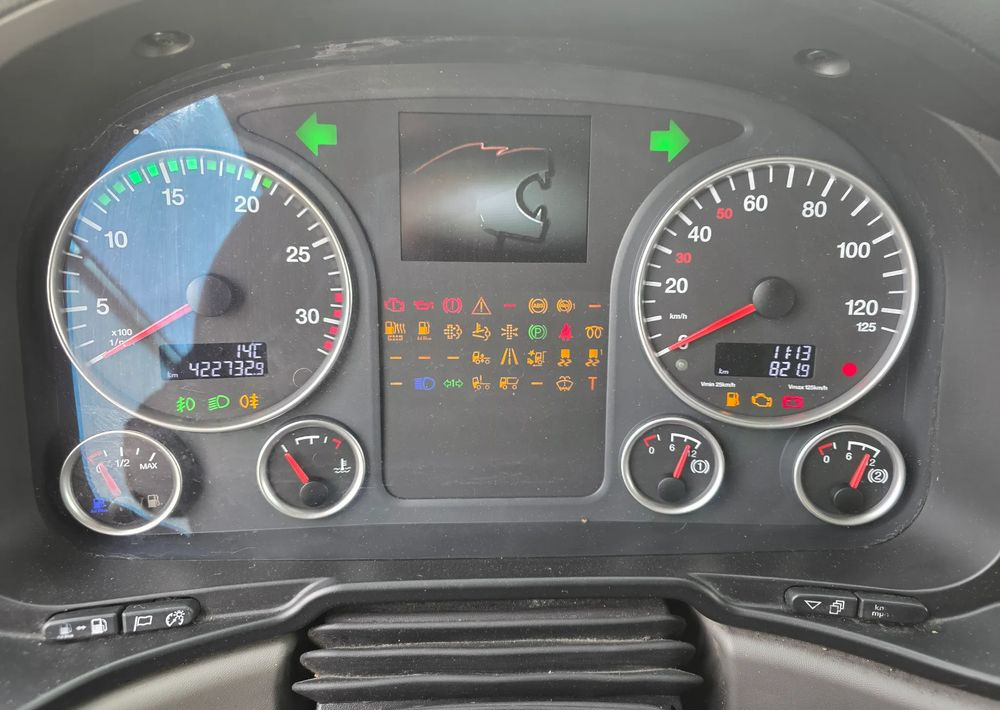 MAN TGM 15.250 /18.250 /FIRANKA / RAMA DO ZABUDOWY / WYWROTKA / HAKOWIEC / MANUALNA - Curtainsider truck: picture 5 MAN TGM 15.250 /18.250 /FIRANKA / RAMA DO ZABUDOWY / WYWROTKA / HAKOWIEC / MANUALNA - Curtainsider truck: picture 5