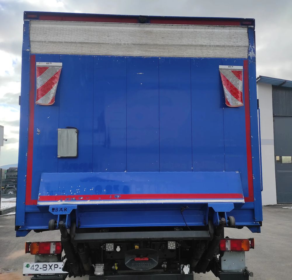 MAN TGM 15.340/ 18.340 kontener / - Box truck: picture 2 MAN TGM 15.340/ 18.340 kontener / - Box truck: picture 2
