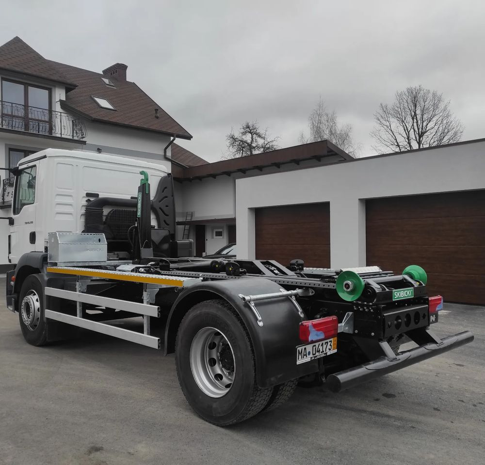 MAN TGM 18.290 - Hook lift truck: picture 1 MAN TGM 18.290 - Hook lift truck: picture 1