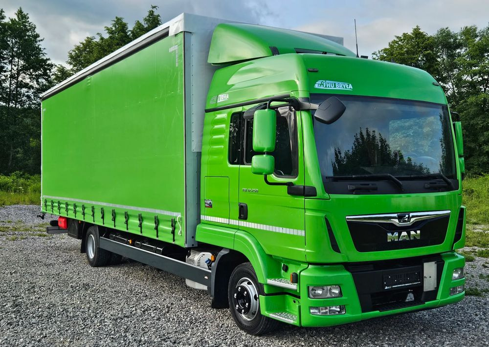 MAN TGL12.250/E6/20PALET/10.2018/SERWISOWANY/NISKI PRZEBIEG/WINDA/FIRANKA//JAK NOWY/SERWISOWANY - Curtainsider truck: picture 1 MAN TGL12.250/E6/20PALET/10.2018/SERWISOWANY/NISKI PRZEBIEG/WINDA/FIRANKA//JAK NOWY/SERWISOWANY - Curtainsider truck: picture 1