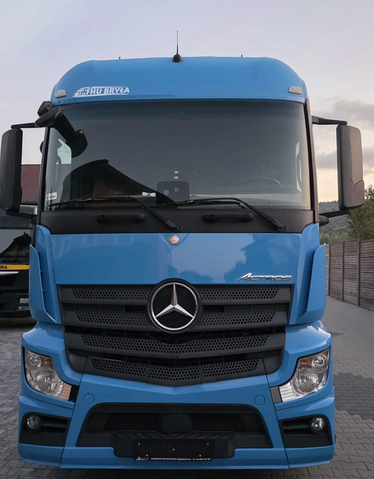 Mercedes-Benz ACTROS 1833 / FIRANKA/ WINDA / 22PALETY / 8760 ŁADOWNOŚĆ / AUTOMAT / DUŻY SILNIK  / SYPIALKA / - Curtainsider truck: picture 3 Mercedes-Benz ACTROS 1833 / FIRANKA/ WINDA / 22PALETY / 8760 ŁADOWNOŚĆ / AUTOMAT / DUŻY SILNIK  / SYPIALKA / - Curtainsider truck: picture 3