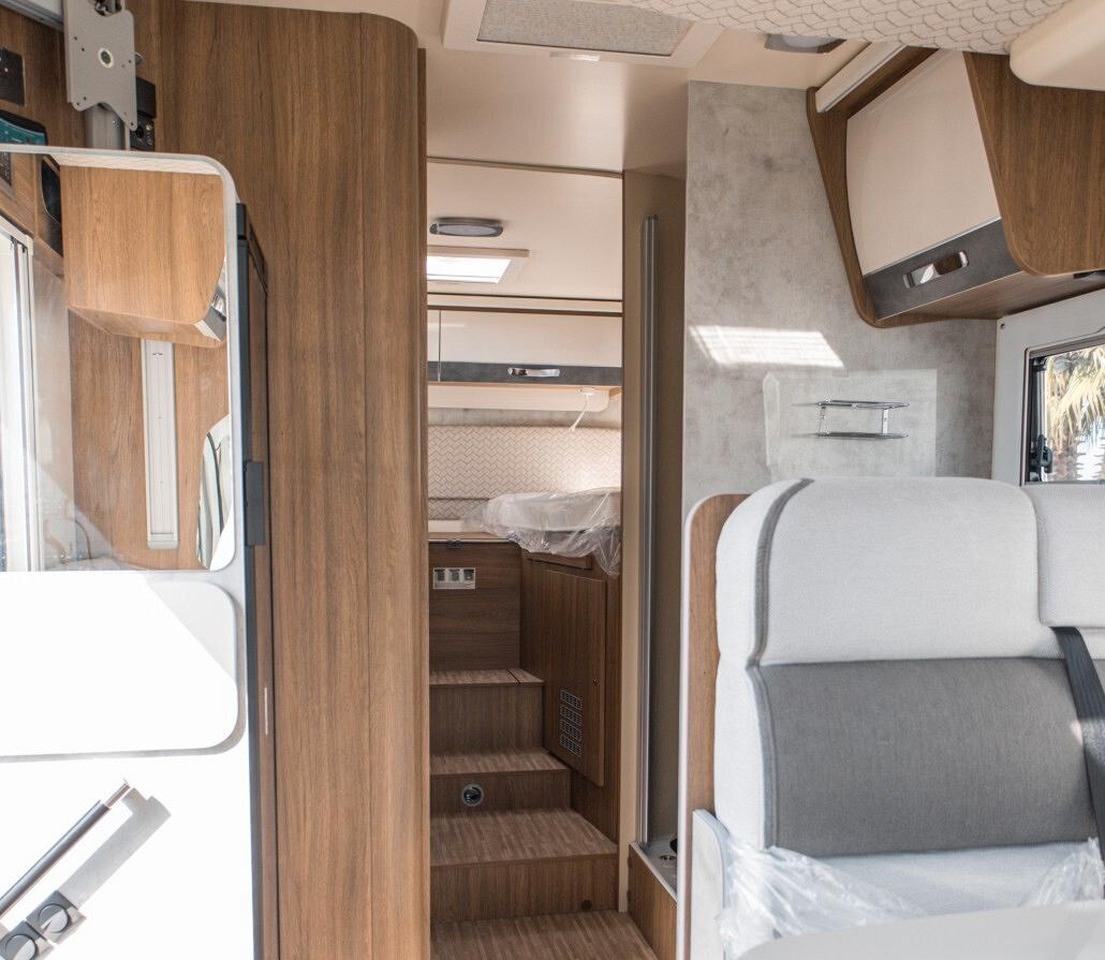 New Semi-integrated motorhome Elnagh Baron 573: picture 8