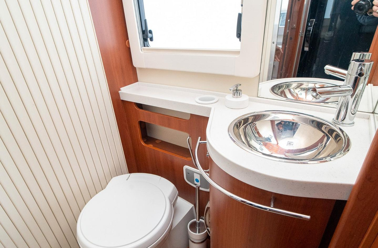 Alcove motorhome Mobilvetta kea m76: picture 14