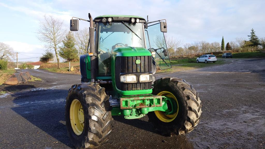 JOHN DEERE 6520 - Agricultural machinery: picture 3 JOHN DEERE 6520 - Agricultural machinery: picture 3