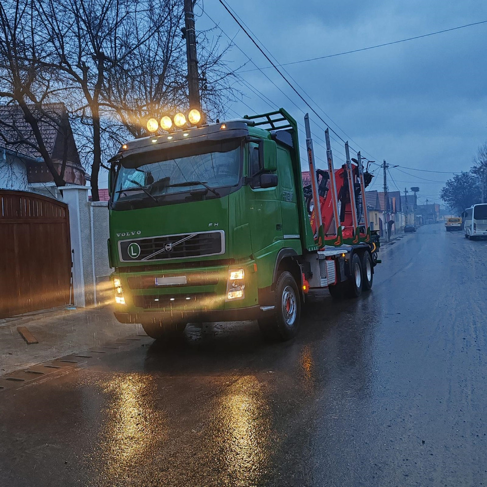 VOLVO FH12 - Timber truck, Crane truck: picture 2 VOLVO FH12 - Timber truck, Crane truck: picture 2